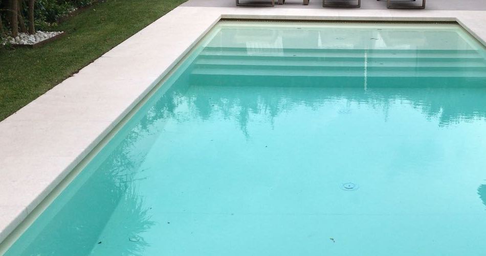 MINIMALIST HAMMERED BOTTICINO POOL