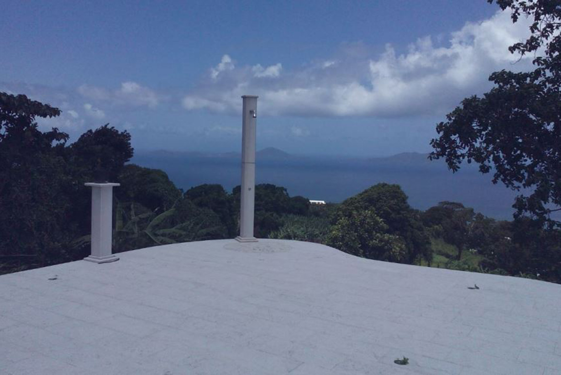 SUELOS PARA EXTERIORES, TERRAZAS, PORCHES Y SOLARIUM PISCINA EN BOTIQUÍN Y PIEDRA NATURAL