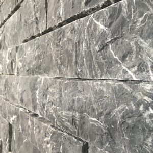 Senini Stone srl | NERO MARQUINIA SPACCATELLO LATI REFILATI